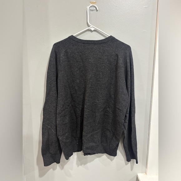 LL BEAN Men’s Large 100% Lambs Wool Sweater Gray V-Neck - Picture 2 of 6